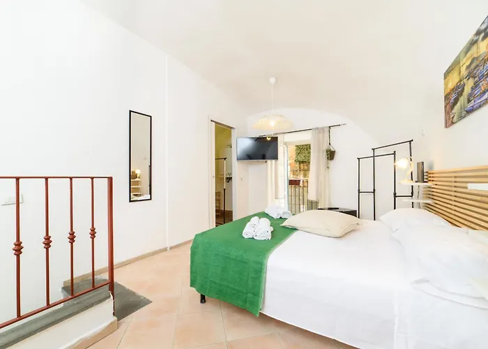 Toto 1 Room